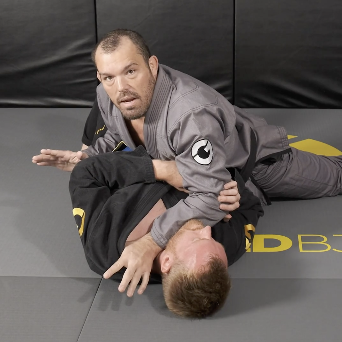 Dean Lister on Passing Half Guard (with Leg Lock Entries)